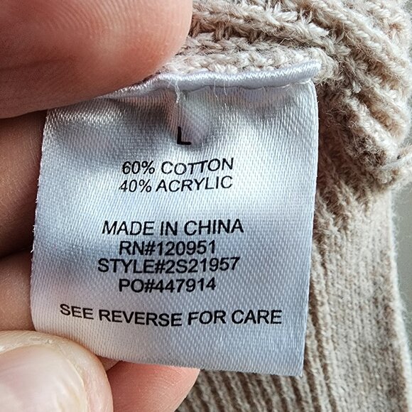 Hippie Rose Beige V-Neck Open Back Detail Sweater Size Medium - Picture 5 of 11